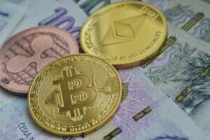 Bitcoin, Ripple und Co.: Die Kurse erholen sich - Swift integriert Ripple