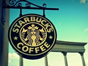 Starbucks und Bakkt: Kaffeekette erhält Anteile und soll Bitcoin-Annahme ermöglichen (Quelle: pixabay, denniskendall)
