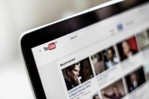 YouTube löscht unzählige kryptobezogene Videos – und gesteht danach Fehler ein