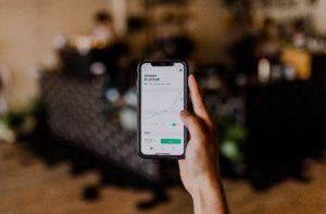 Risiko-Ertrags-Verhältnis von Bitcoin besser als von Amazon