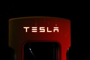 Abbildung eines Supercharger von Tesla (Gründer Elon Musk)