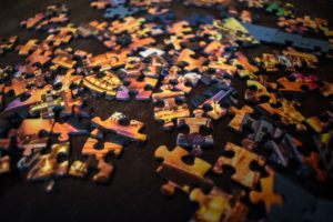 Puzzle als Symbol für dezentrale Finanzen (DeFi)
