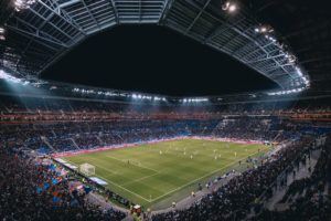 Ein Fussballstadion von innen
