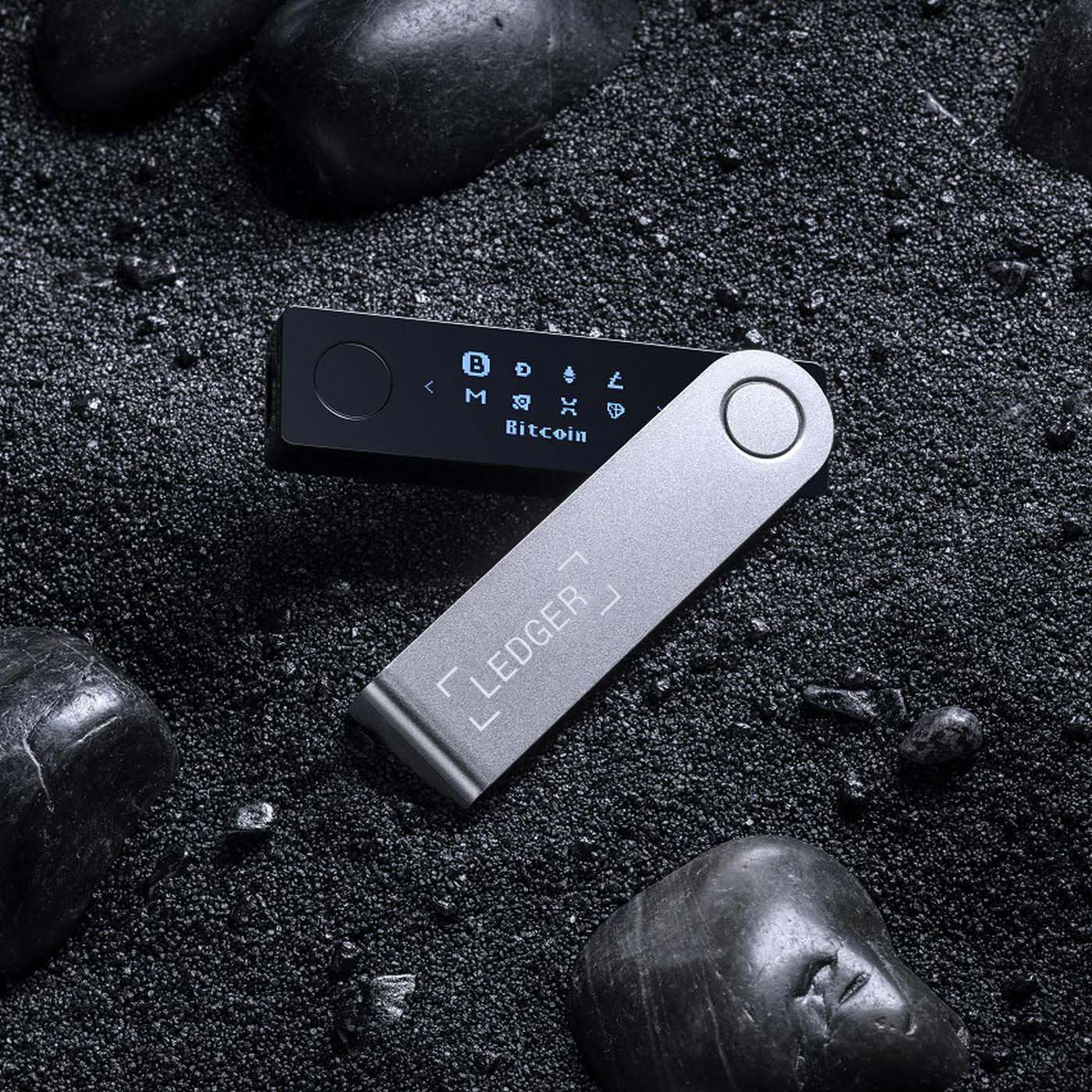 Vergleich: Ledger Nano S Plus vs. Ledger Nano X - CoinPro.ch