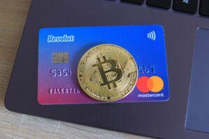 Revolut Kreditkarte mit physischem Bitcoin