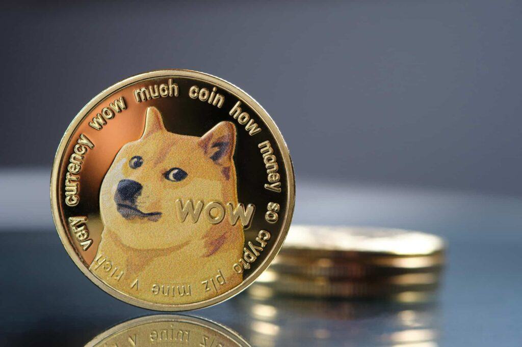 DOGE Kurs Explosion Memecoin setzt sich an Spitze der Top-10 Titelbild