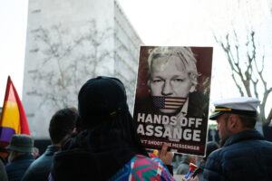 Julian Assange: Wie Krypto den Wikileaks-Gründer rettete