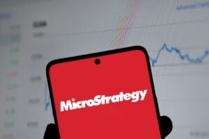 MicroStrategy kauft weiter Bitcoin Fliessen 42 Milliarden Titelbild