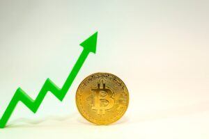 Bitcoin Kurs erstmals über 94.000 USD: Diese Coins trenden jetzt Titelbild