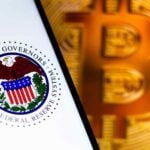 FED senkt Leitzinsen: Darum fällt der Bitcoin-Kurs trotzdem Titelbild